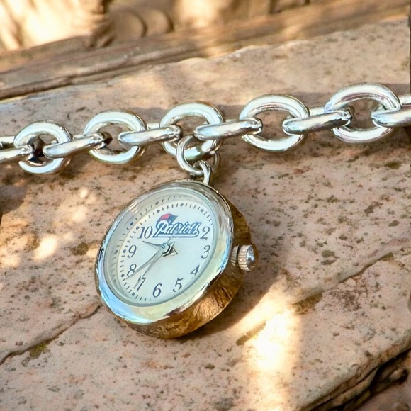 Official NFL NE Patriots Charm Bracelet w/Watch & Tag Charm - Picture 6 of 9